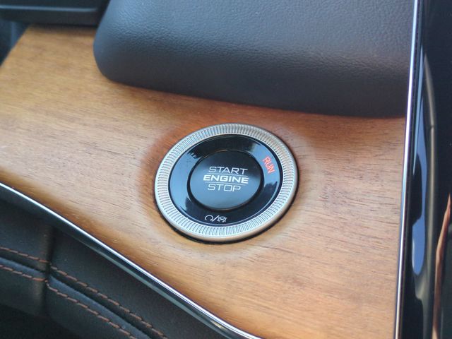 Used 2024 Gray Jeep Summit Reserve image 27
