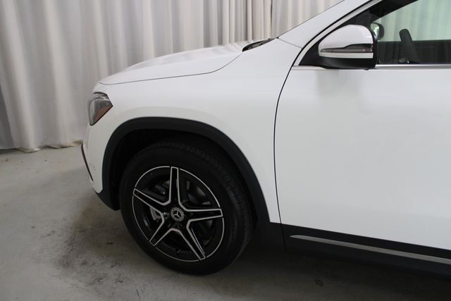 New 2026 White Mercedes-Benz GLA 250 image 33
