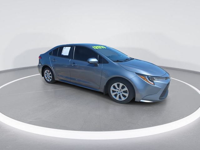 Used 2025  Toyota LE image 2