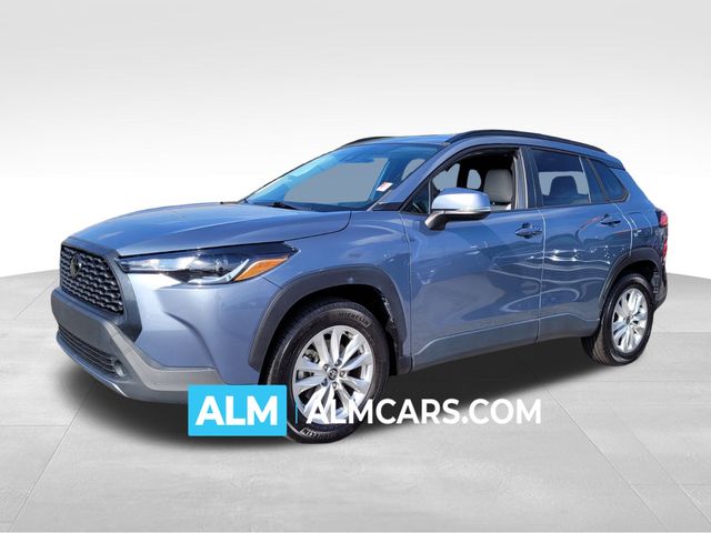 2022 Toyota Corolla Cross LE's photo