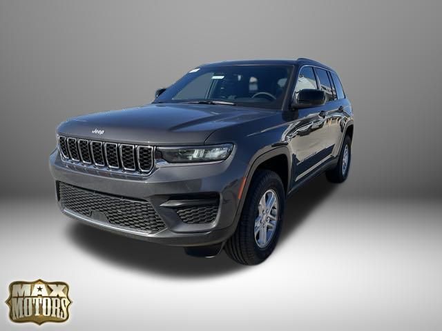 2025 Jeep Grand Cherokee  3