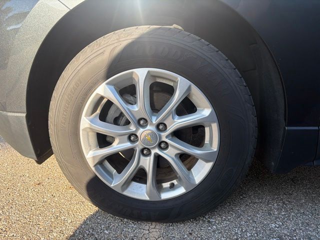 Used 2019 Gray Chevrolet LT image 3