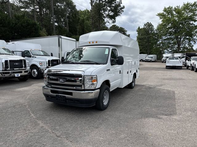 2026 Ford E-Series SRW E-350 Super Duty 138 in WB's photo