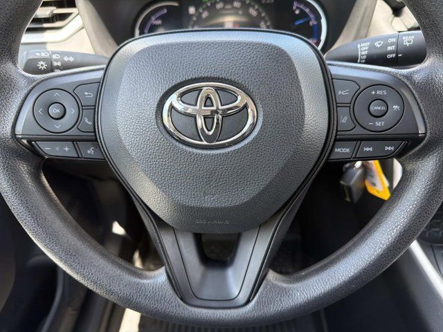 2025 Toyota RAV4 LE - Photo 23