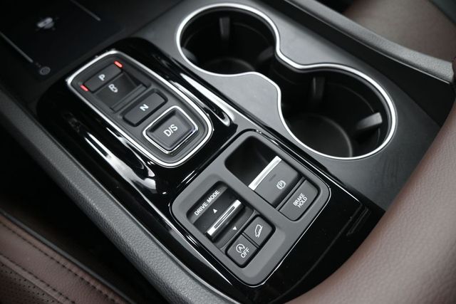 Used 2025 Honda Pilot SUV