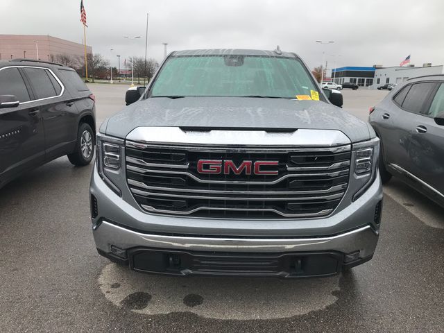 2024 GMC Sierra 1500 SLT 2