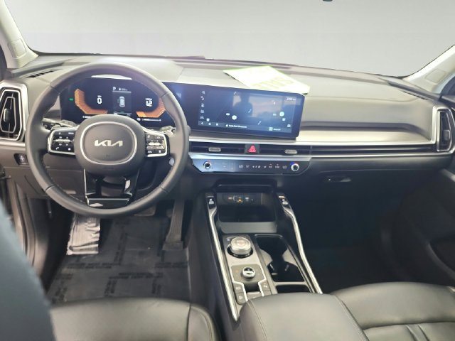 Used 2025 Kia Sorento Hybrid SUV
