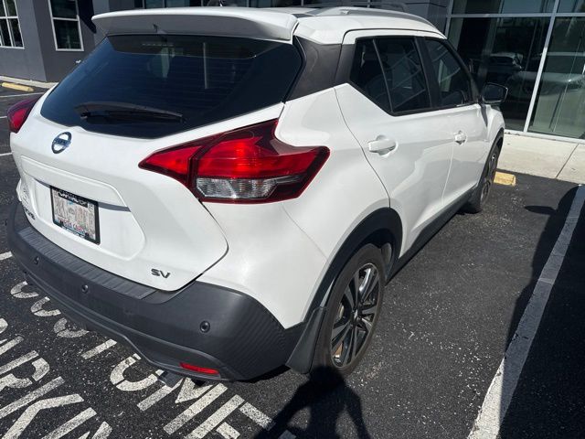 Used 2020 White Nissan SV image 11