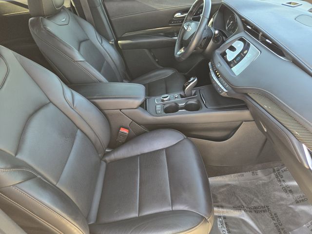 2022 Radiant Silver Metallic Cadillac XT4 Sport FWD SUV
