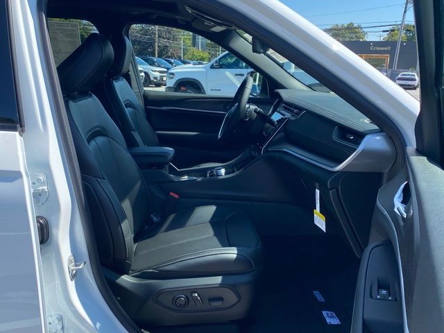 new 2025 Jeep Grand Cherokee L car, priced at $42,121