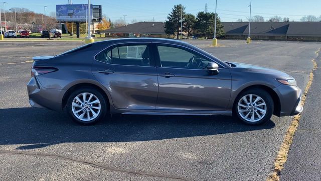 2021 Toyota Camry SE 9