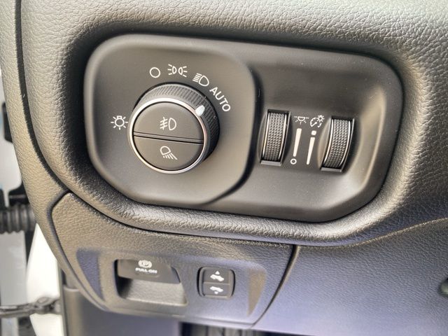 2026 Ram 1500 Big Horn/Lone Star - Bright White Clearcoat exterior view 18