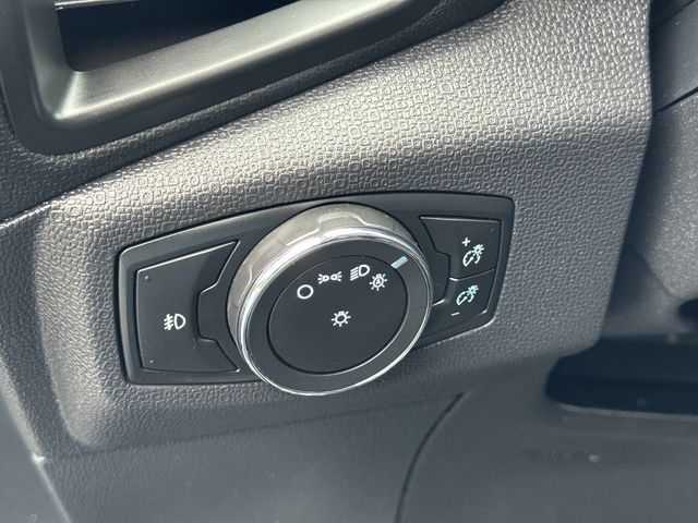 Used 2021 Smoke Metallic Ford SE image 27