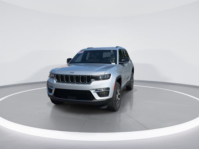 Used 2024 Silver Jeep Limited image 2