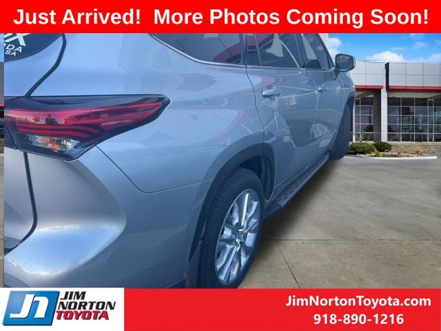 2022 Toyota Highlander Limited 6