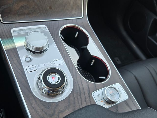 2027 Genesis GV80