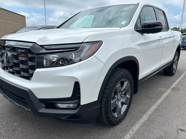 Platinum White Pearl 2025 Honda Ridgeline Pickup Truck All-Wheel Drive 9-Speed Automatic