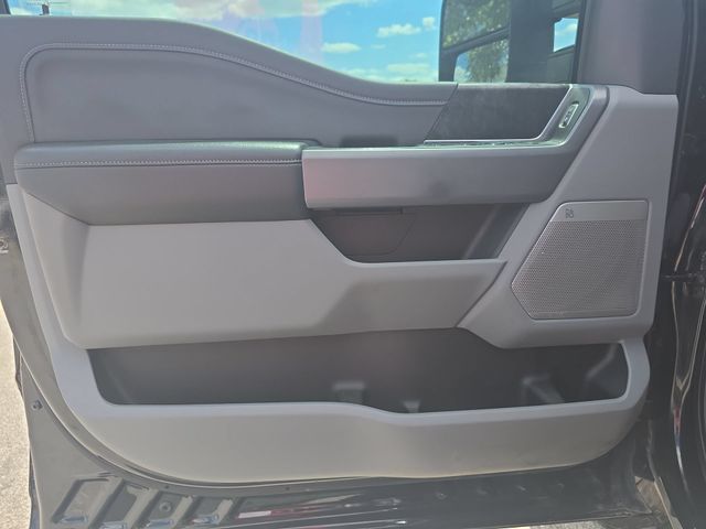 Used 2024 Agate Black Metallic Ford XLT image 27
