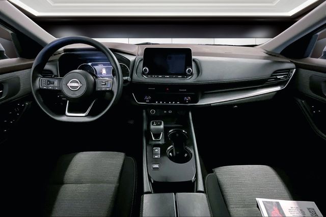 View vehicle photo 7