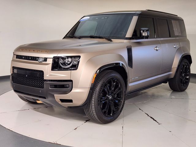 2025 Land Rover Defender 110 P635 OCTA AWD