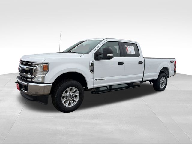 Oxford White 2022 Ford F-250 Super Duty XLT Crew Cab 4WD Pickup Truck Four-Wheel Drive Automatic