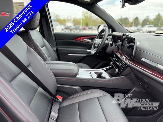 2025 Chevrolet Traverse Z71 photo