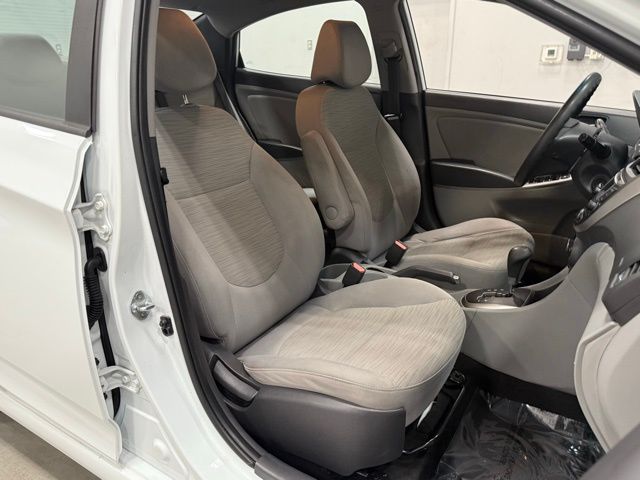 2016 Hyundai Accent SE photo
