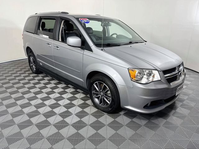 2017 Dodge Grand Caravan SXT's photo
