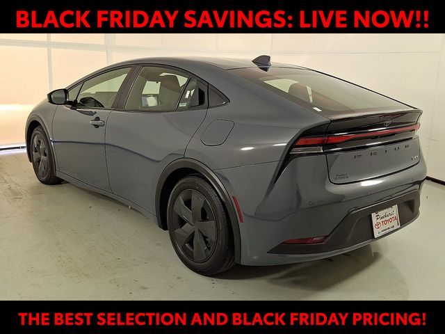 2024 Toyota Prius LE photo 4