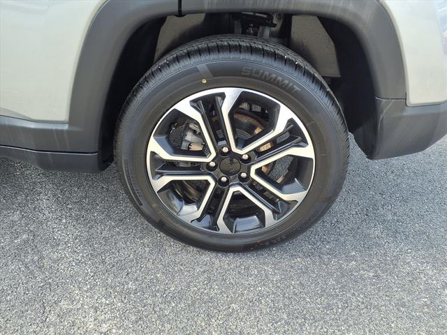 Used 2022 Silver Jeep Limited image 7