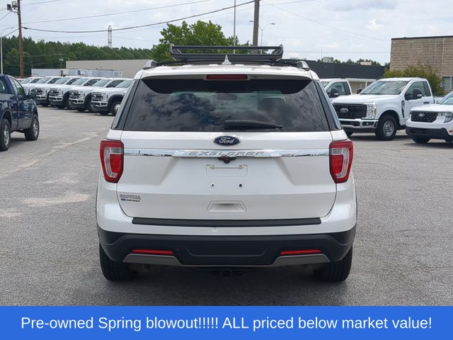 Used 2019 White Platinum Clearcoat Metallic Ford XLT image 12