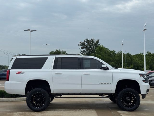 2018 Chevrolet Suburban LT photo