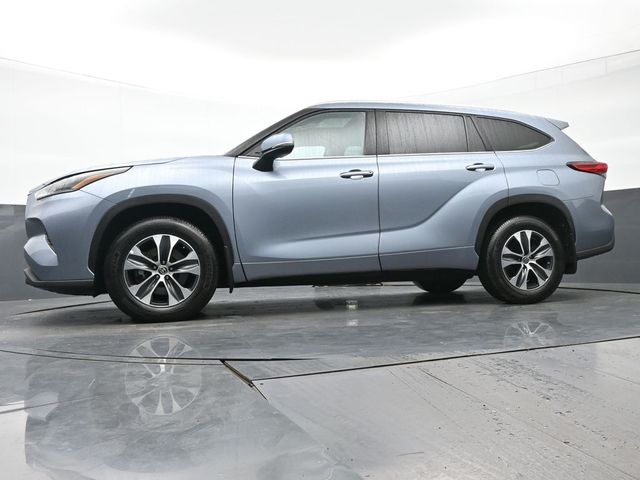 2021 Toyota Highlander XLE 30