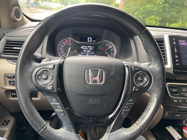 2017 Honda Pilot Touring photo