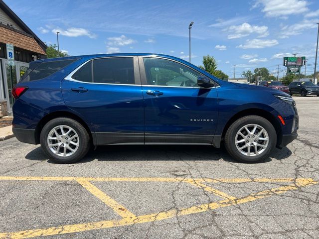 2022 Chevrolet Equinox LT - Blue exterior view 5