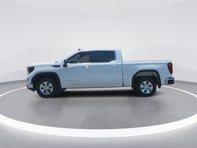 Used 2024 White GMC SLE image 5