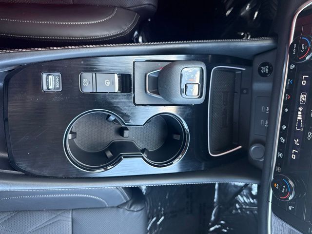 2025 Nissan Rogue Platinum:C02794