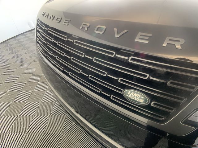 2023 Land Rover Range Rover SE 42