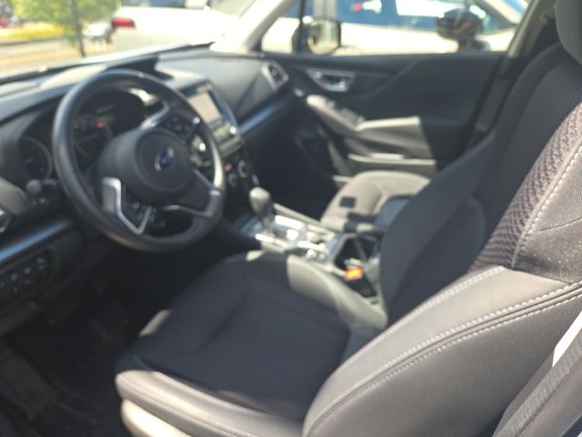 2023 Ice Silver Metallic Subaru Forester Premium AWD SUV