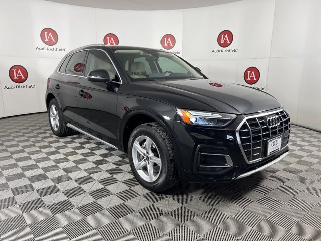 2022 Audi Q5 quattro Premium 40 TFSI