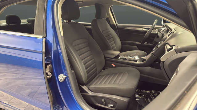 Used 2017 Lightning Blue Ford SE image 24