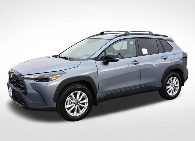 2026 Toyota Corolla Cross LE's photo