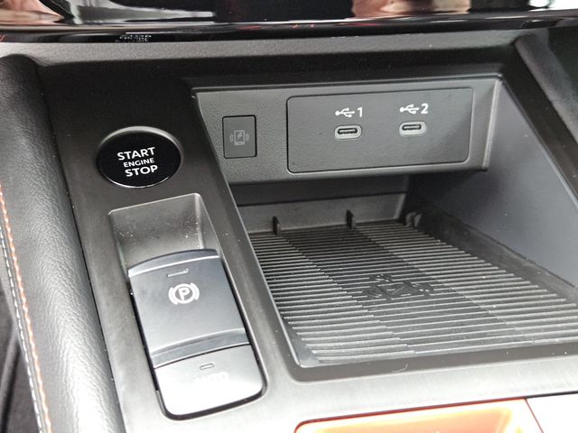 Used 2025 Nissan Kicks SUV
