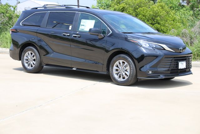 2026 Toyota Sienna XLE - 0