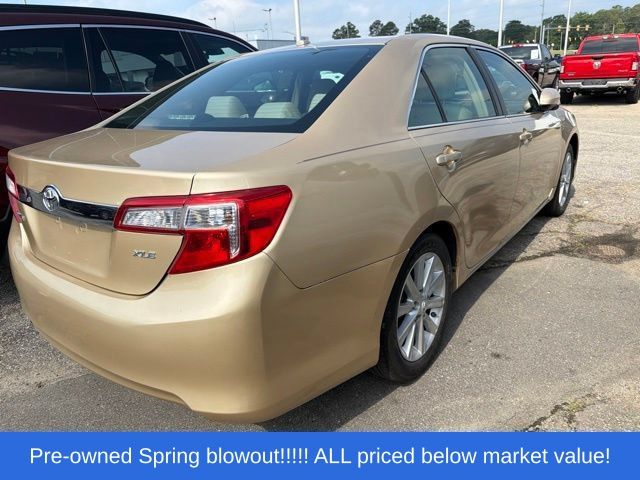 Used 2012 Beige Toyota XLE image 7
