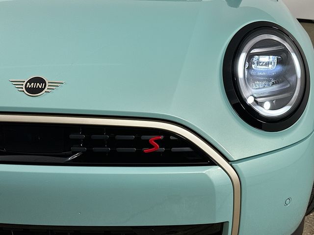 2025 MINI Cooper S  34