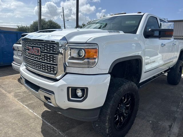 Used 2019 GMC Sierra 2500HD Denali  Crew Cab