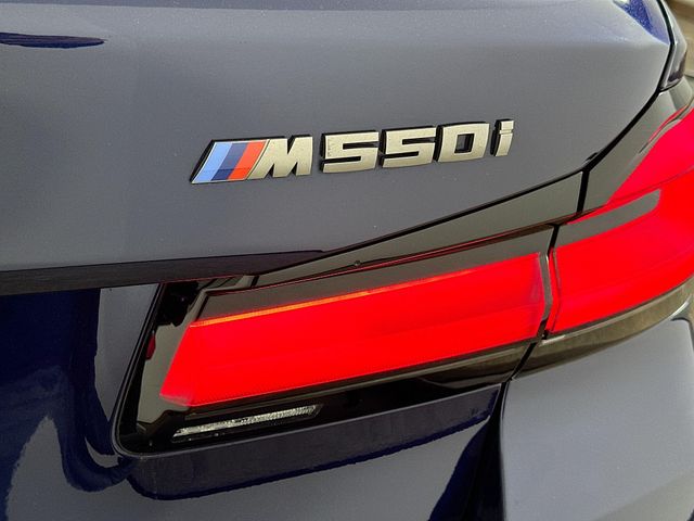 2022 BMW 5 Series M550i xDrive 37