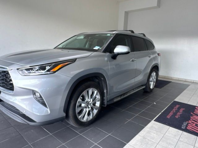 2025 Toyota Highlander Limited Silver at Don McGill Toyota