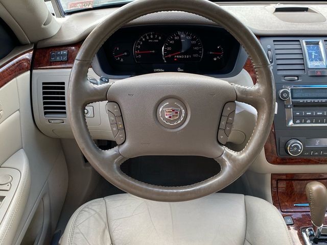 2006 Cadillac DTS Base 9